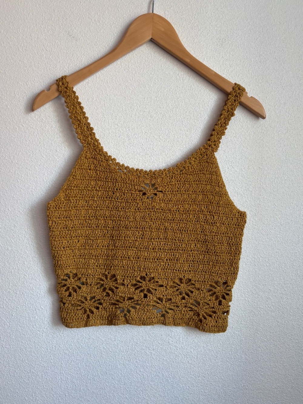 American Eagle Mustard Yellow Crochet Floral Daisy Crop Tank Top Medium